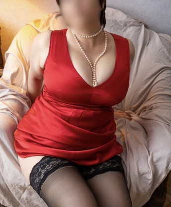 👠 Со мной ты окунешься в мир наслаждений, где твои фантазии станут реальностью. Я нежная и опытная, знаю, как доставить настоящее удовольствие и уют. 💋 В моих услугах есть всё – от массажа и стриптиза до разнообразных игр и поз, которые будут дарить тебе невероятное удовольствие. 🌟 Позволь себе расслабиться и забыть о повседневных заботах – со мной ты сможешь насладиться каждой минутой. Каждая встреча со мной – это воплощение твоих самых сокровенных желаний. 💦 Давай создадим незабываемые воспоминания вместе! 🌈 Жду в гости, чтобы ты ощутил неповторимую и сладкую ласку... Любочка